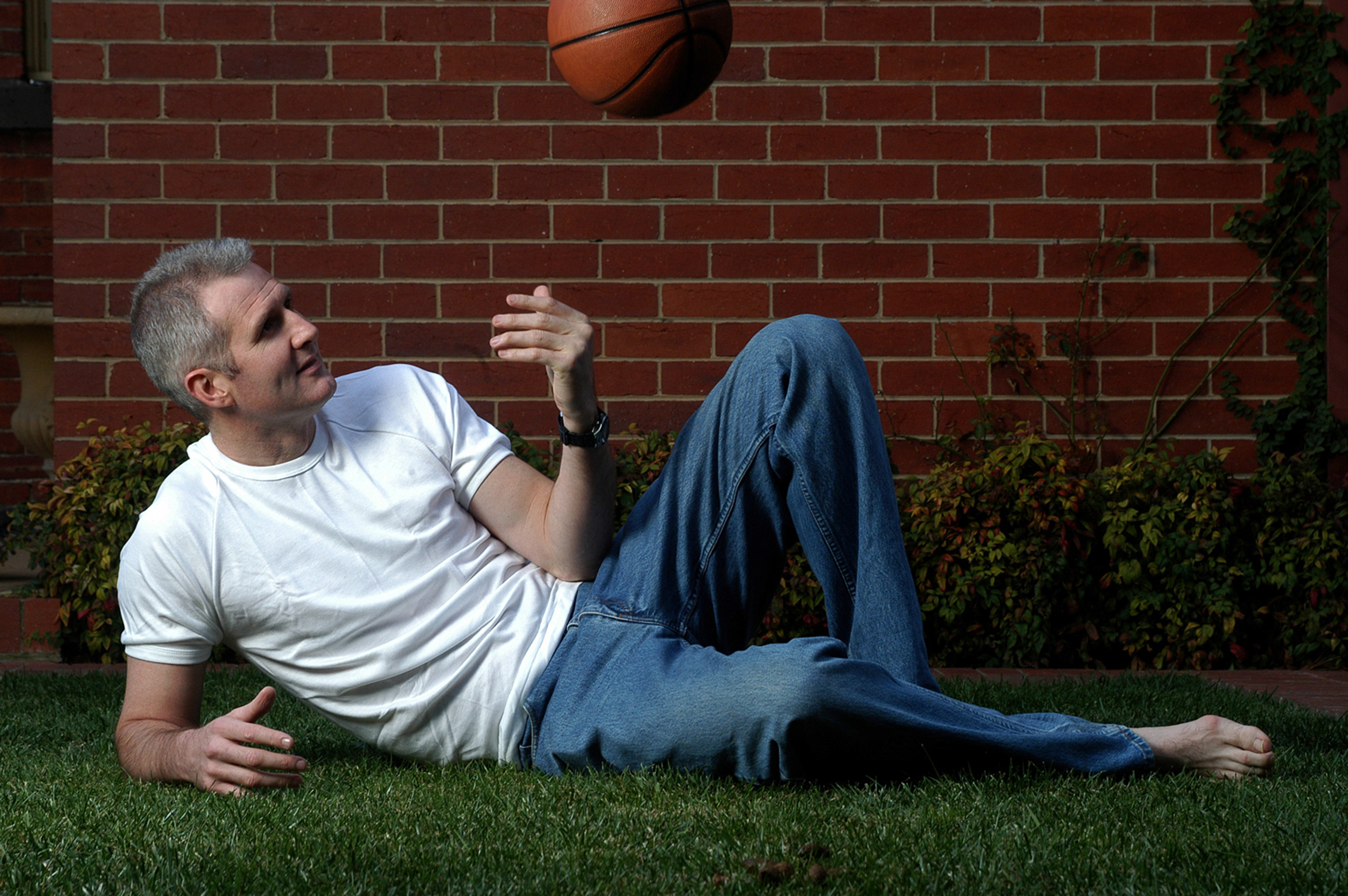 Portraits - ~/Content/Media/Portraits/LGaze 01.jpg)